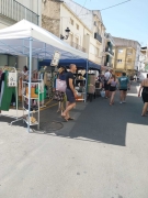 COMERCIO SALE A LA CALLE 10 DE AGOSTO